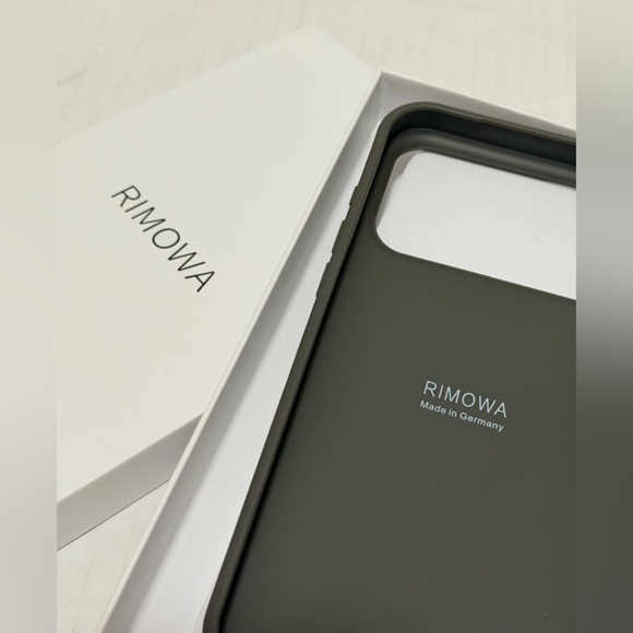 Rimowa Iphone Case Polycarbonate For Iphone 17 ProMax - Picture 6 of 7